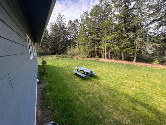 Building Photo - ***Coming Soon - 3 Bedroom Home in Otter Rock***