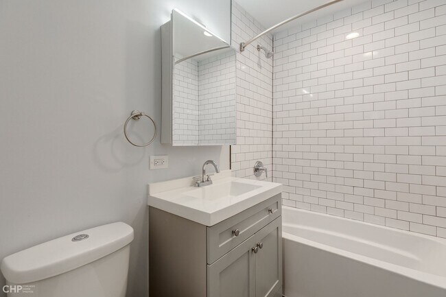 Building Photo - 4239 N Ashland Ave