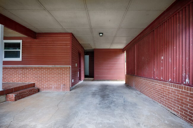 Building Photo - 4210 Toftoy Dr SW