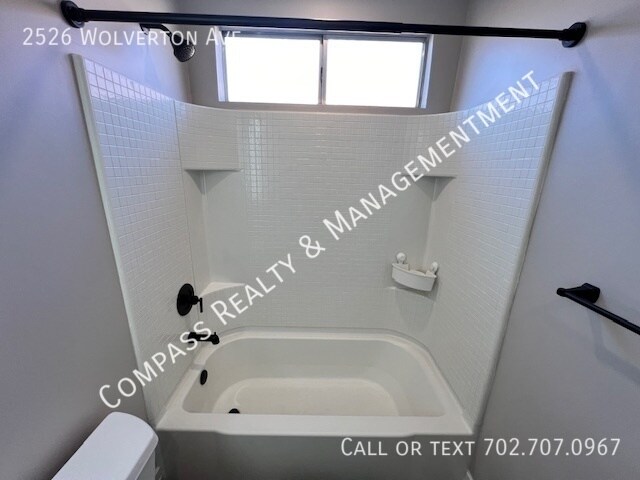 Building Photo - 2526 Wolverton Ave