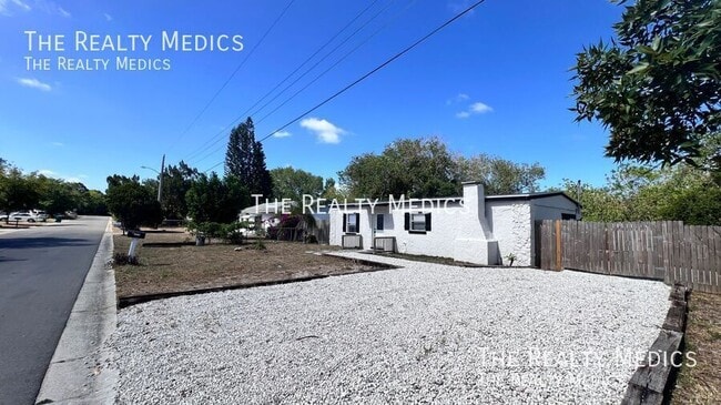 Building Photo - 1316 Donna Ave