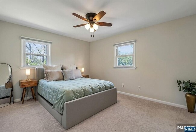 Building Photo - 542 Nagle St