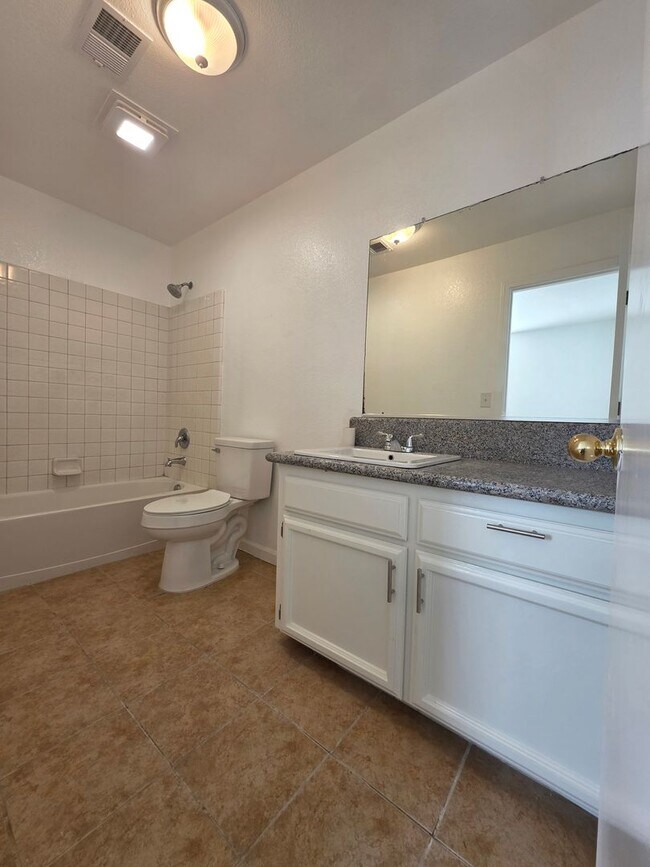 Building Photo - 3 Bedroom 2 Bathroom in Orosi Coming Soon!