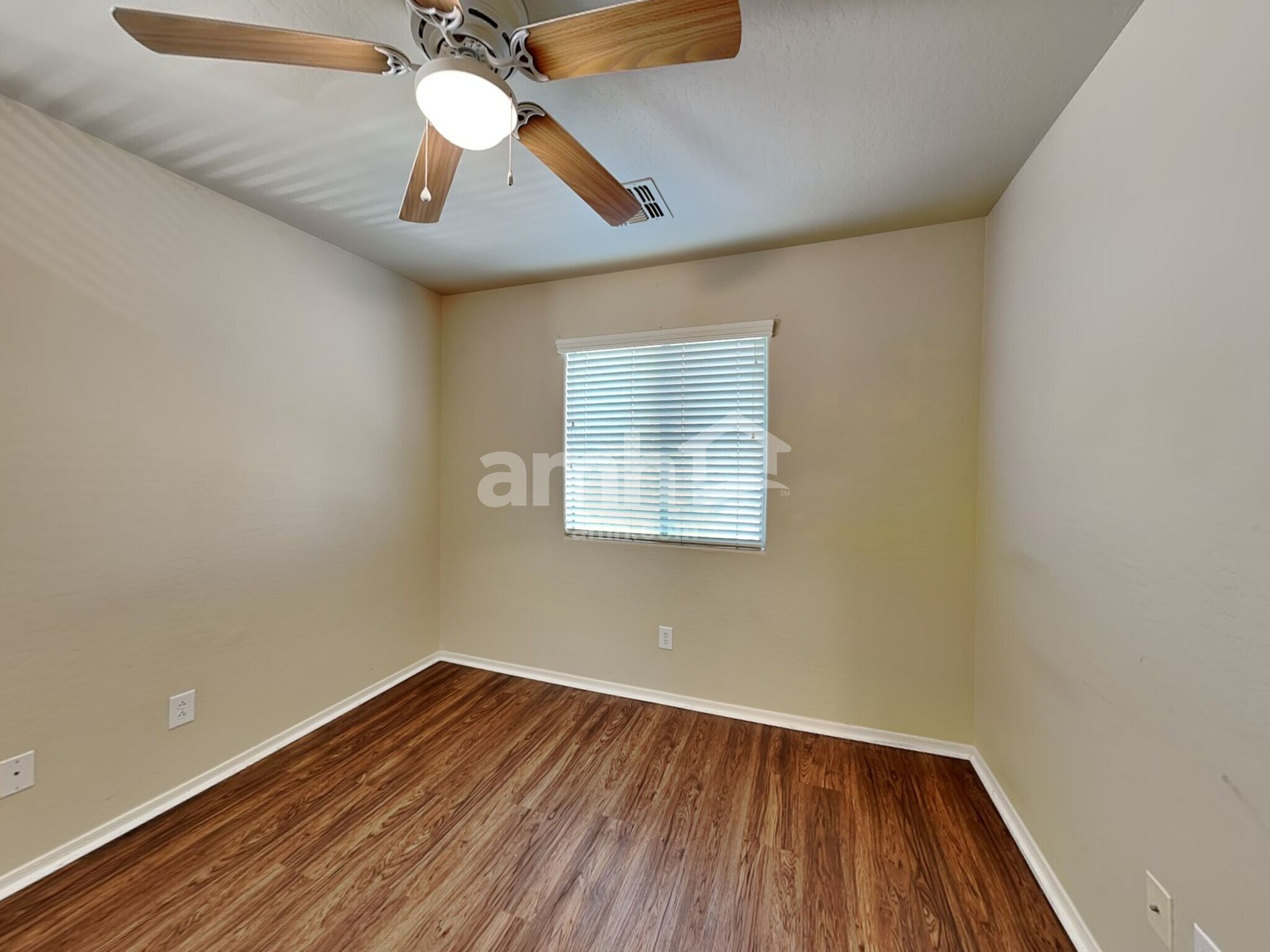 Building Photo - 15031 N 142nd Ln