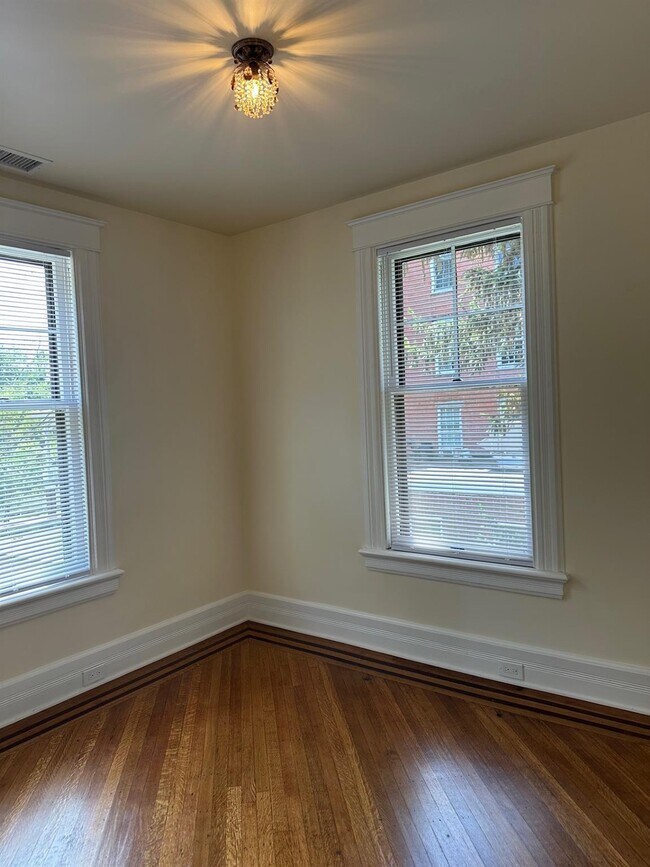Building Photo - 48 S Hamilton St