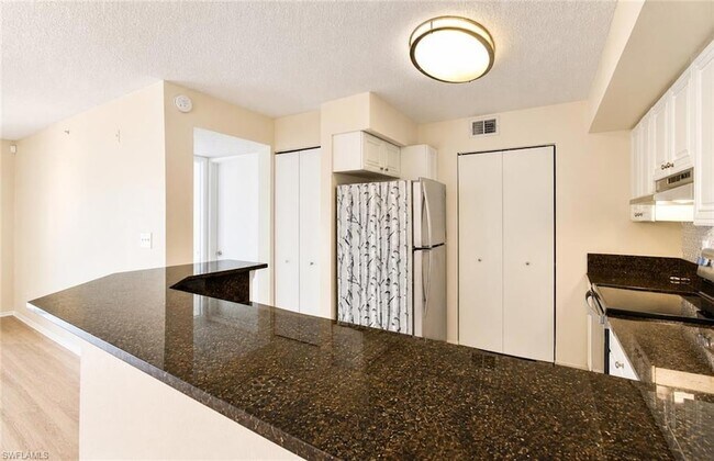 Building Photo - 8265 Ibis Club Dr