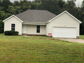Building Photo - 472 Crossfield Way