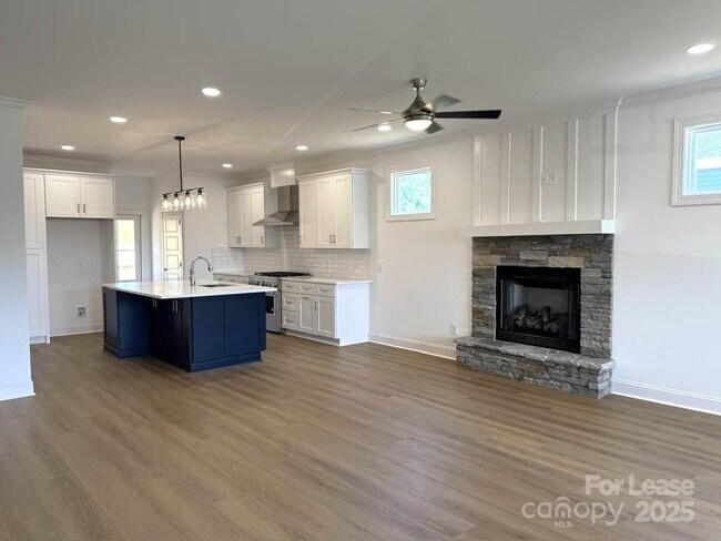 Building Photo - 8086 Blackwood Rd