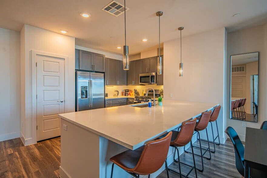 Building Photo - 15501 N Dial Blvd