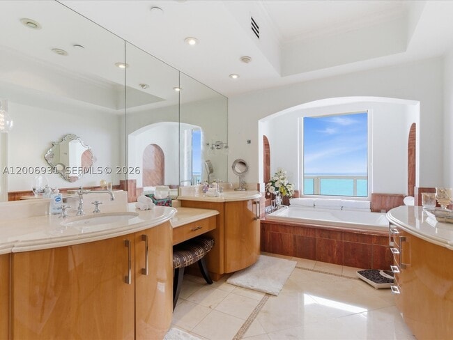 Building Photo - 17875 Collins Ave