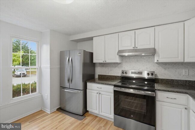 Building Photo - 508 Palmspring Dr