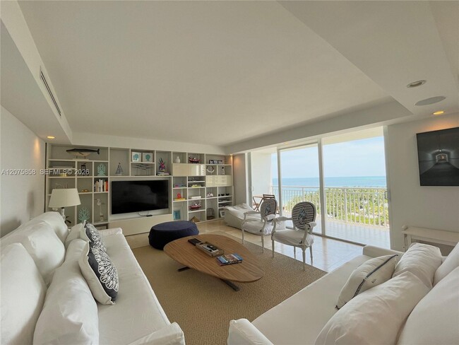 Building Photo - 605 Ocean Dr