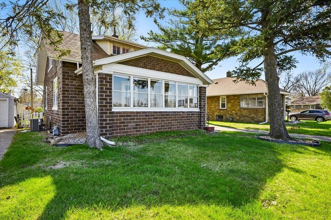 Building Photo - 3110 N Sherwood Ave