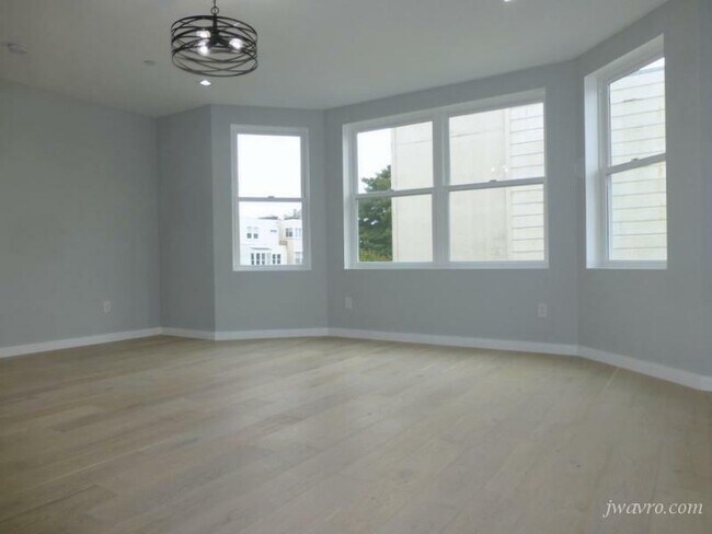 Building Photo - 1545 Clement St