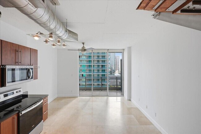Building Photo - 690 SW 1st Ct