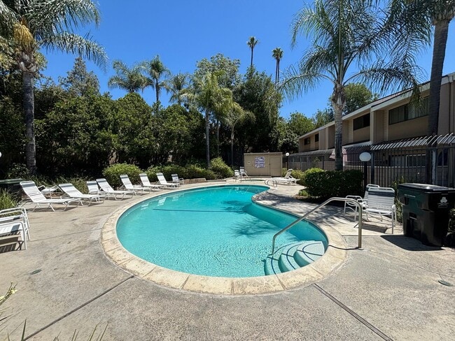 Building Photo - COMING SOON! 3 Bedroom Townhome for Rent i...