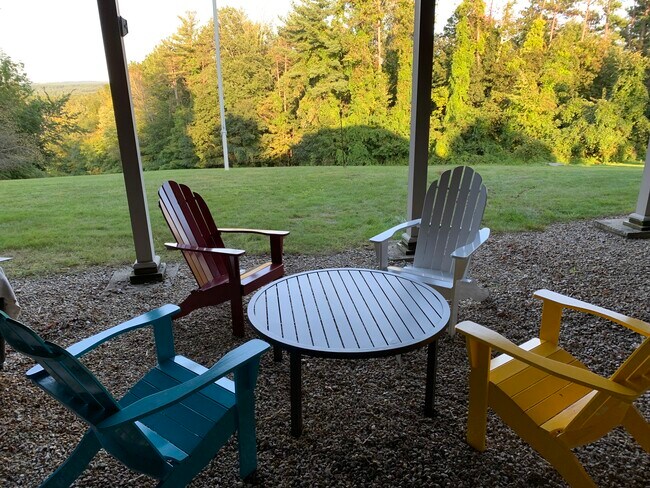 Building Photo - 62 Fiske Hill Rd