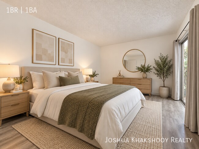 Building Photo - 1603 N Poinsettia Pl