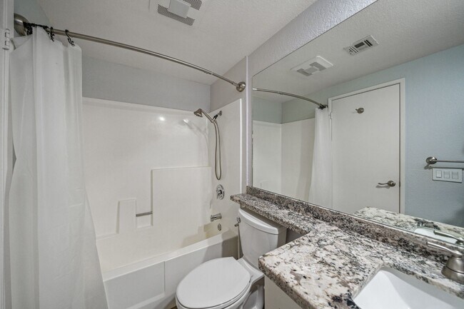 Building Photo - Mission Valley Beautiful Townhome Fully Furnished with A/C, Laundry + Parking