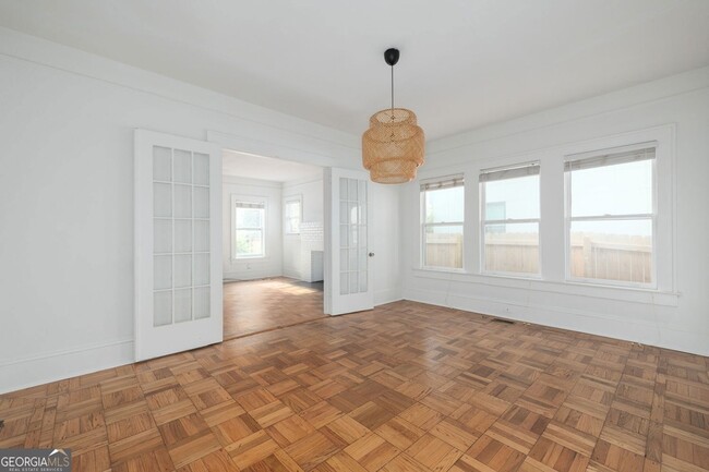 Building Photo - 257 Stovall St SE
