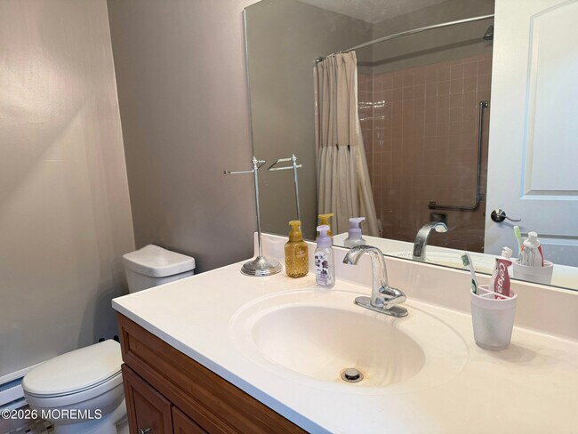 Building Photo - 116B Buckingham Dr