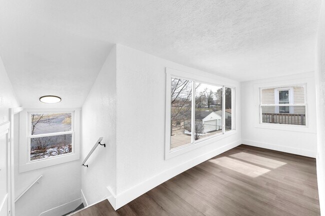Building Photo - 1754 Godfrey Ave SW
