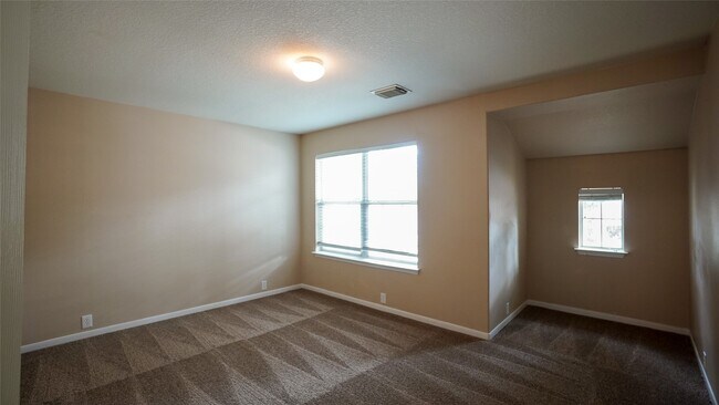Building Photo - 16526 Bristle Creek Dr