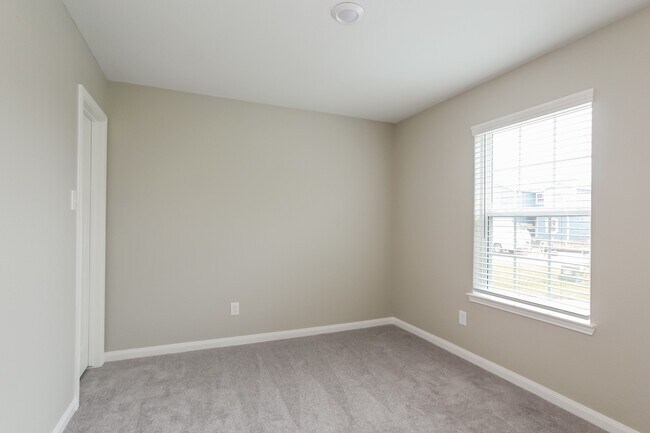 Building Photo - 27126 Leonardo Dr