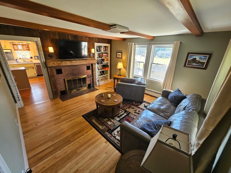 Building Photo - 517 Salmon Falls Rd