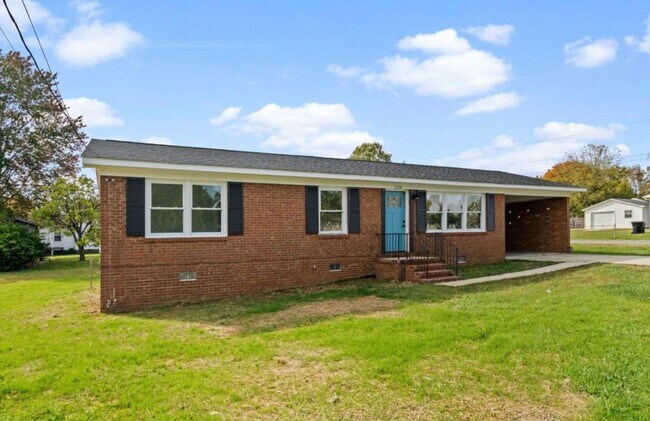 Building Photo - Well maintained 3 bedroom home!