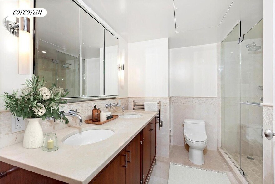 Building Photo - 200 E 66th St