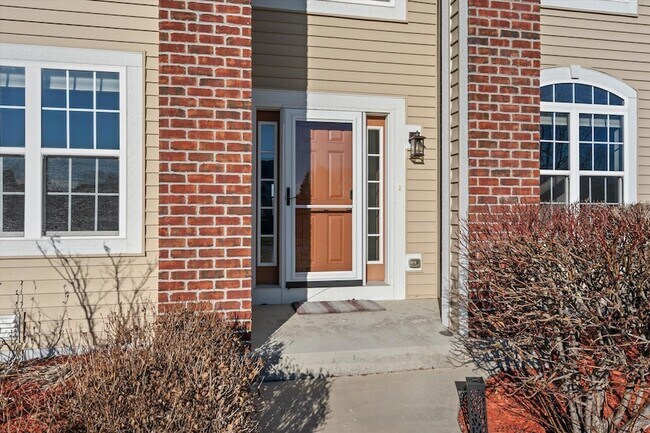 Building Photo - N42W22770 Beacon Ct