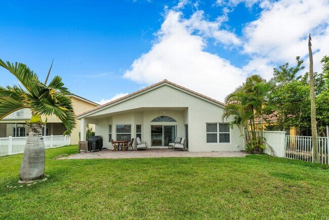 Building Photo - 2453 Country Golf Dr