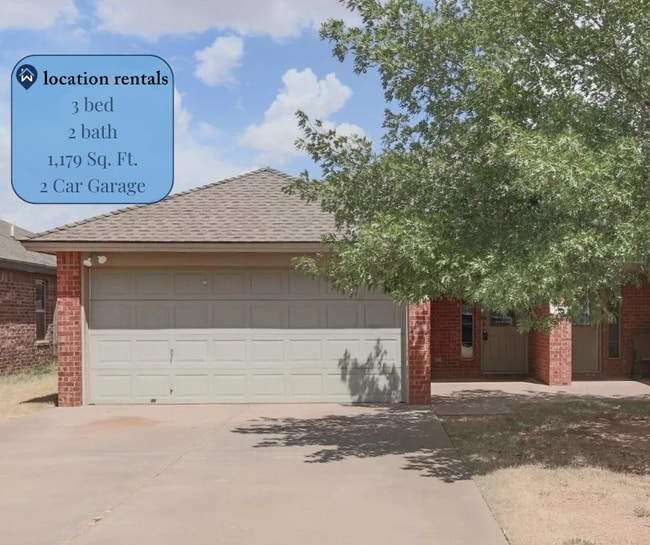 Primary Photo - Great 3/3/2 Duplex!