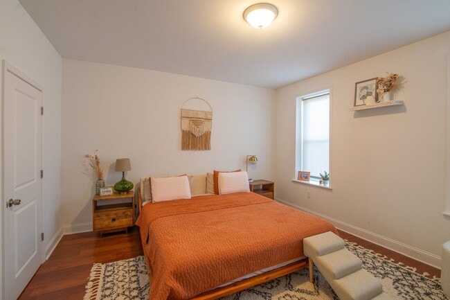 Building Photo - Beautiful Point Breeze Townhome