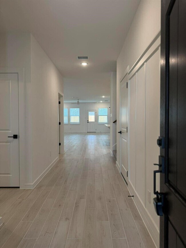 Building Photo - 4727 Bay Vista Dr