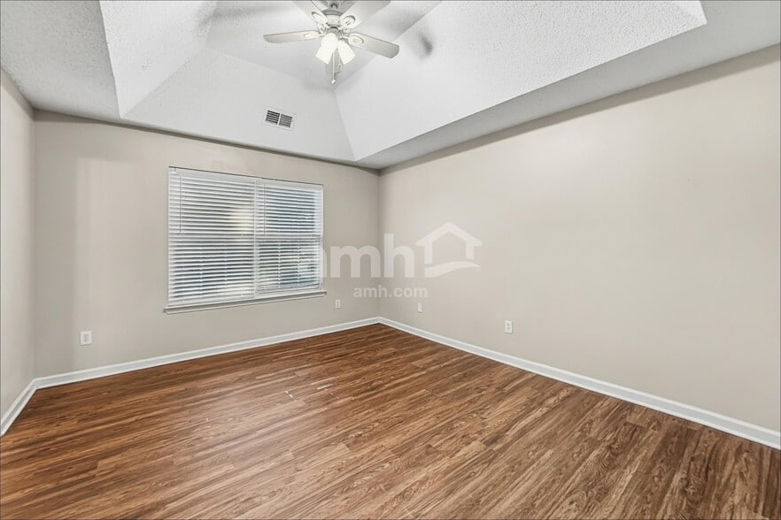 Building Photo - 3276 Peach Ct NW