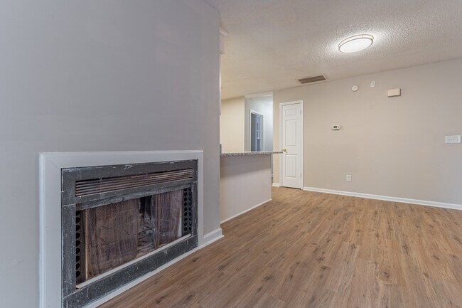Building Photo - 313 Friarsgate Blvd