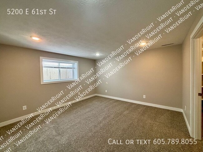 Building Photo - 5200 E 61st St