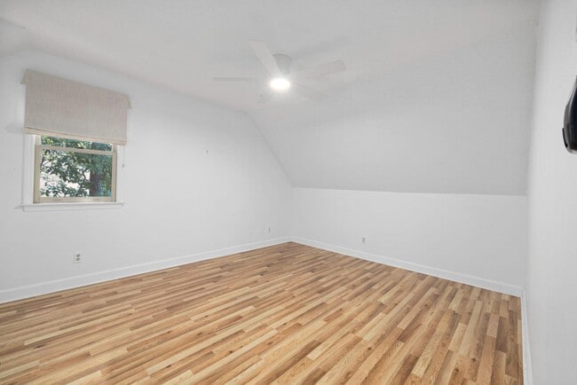 Building Photo - 3804 Zenith Pl