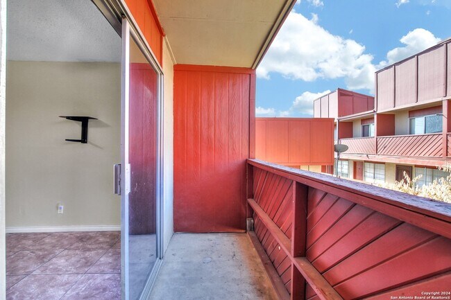 Building Photo - 3243 Nacogdoches Rd
