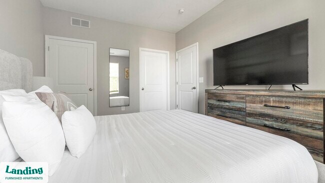 Building Photo - 6460 Chelsea Glen Dr