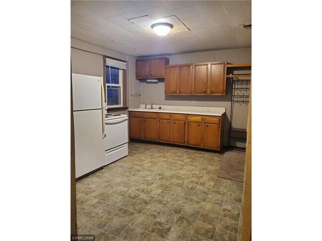 Building Photo - 103 N Pearl St