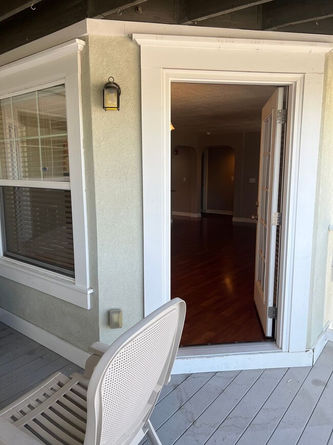 Building Photo - Beautiful Daybreak Condo