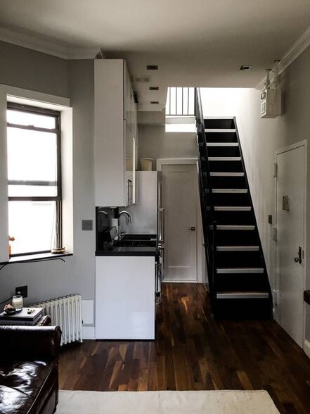 Building Photo - 248 Mott St