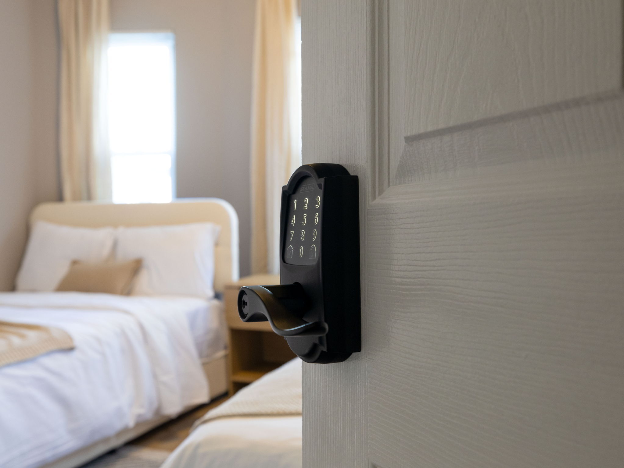 Building Photo - 168 School St