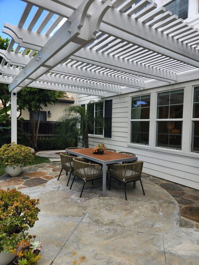 Building Photo - Highly Upgraged Ladera Ranch Home