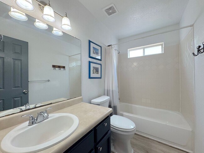 Building Photo - East El Paso Split Tri-Level 3 bed/2 bath Refrig A/C with bonus loft!