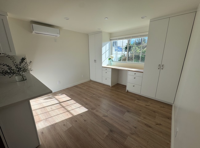 Building Photo - 230 W Cedar Ave