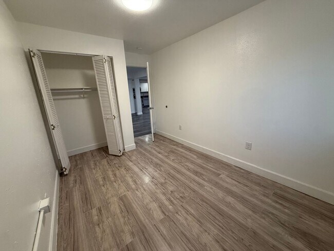 Building Photo - 1315 Ballaine Rd